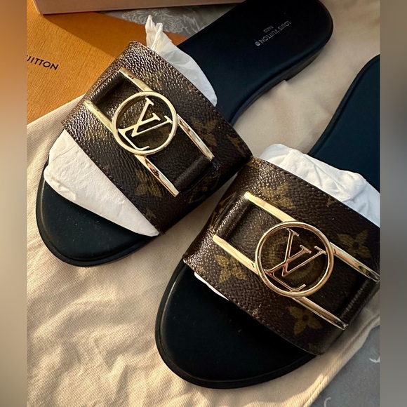 Louis Vuitton sandals - Picture 1 of 4